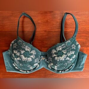Victoria’s Secret 
Body by Victoria 
Lace front, Lined Demi
36C